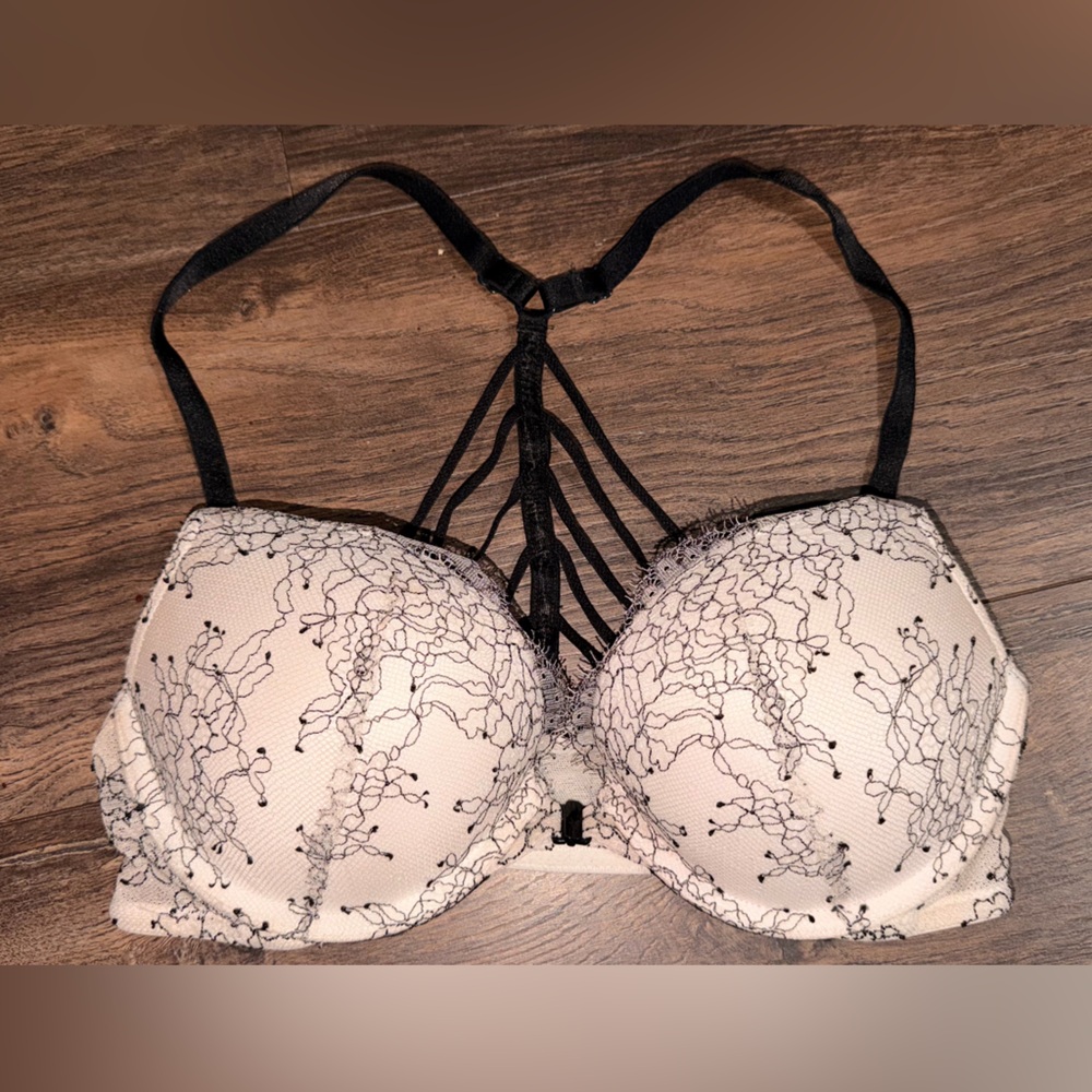 Victoria's Secret Black and Cream Lace Bra